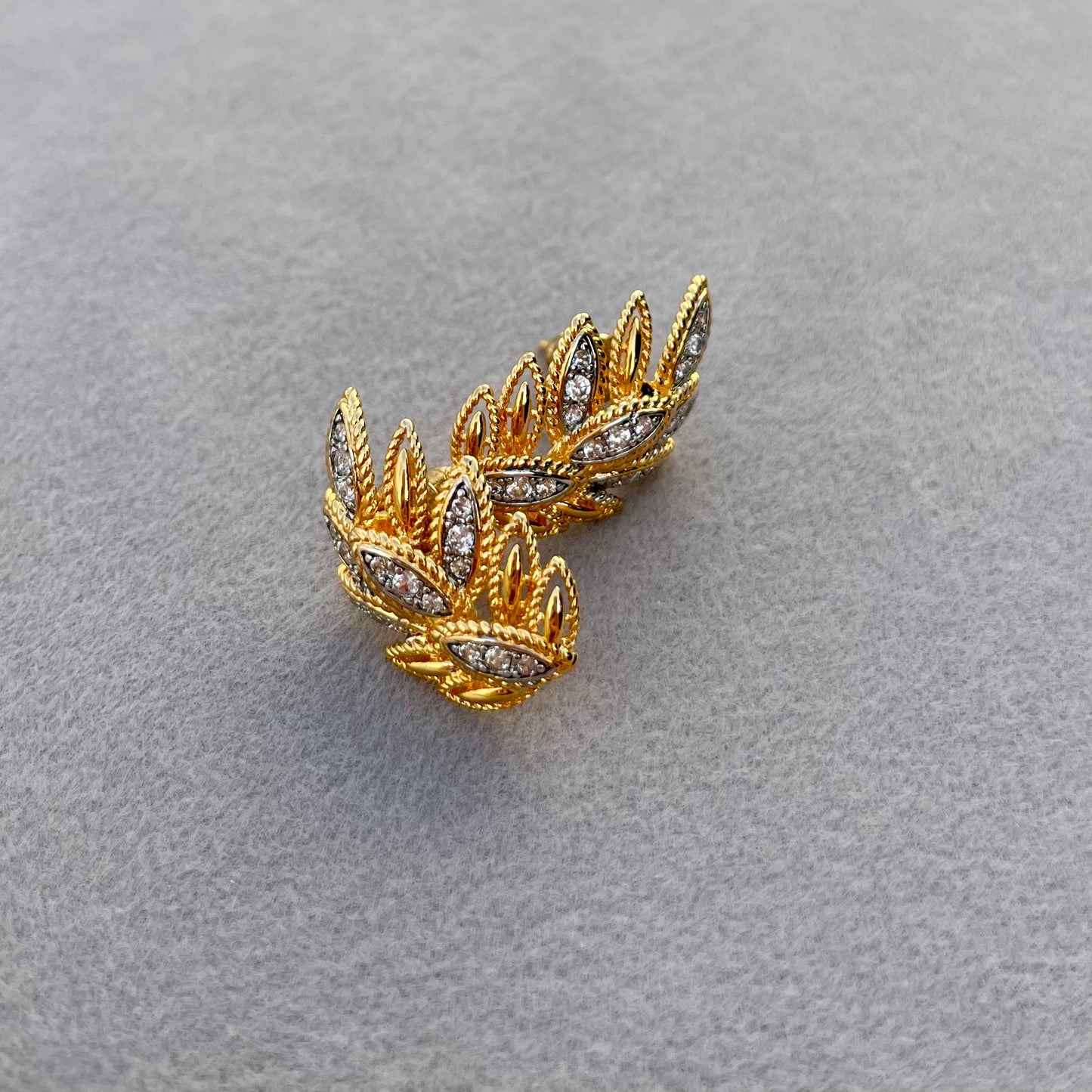 Gold leaves